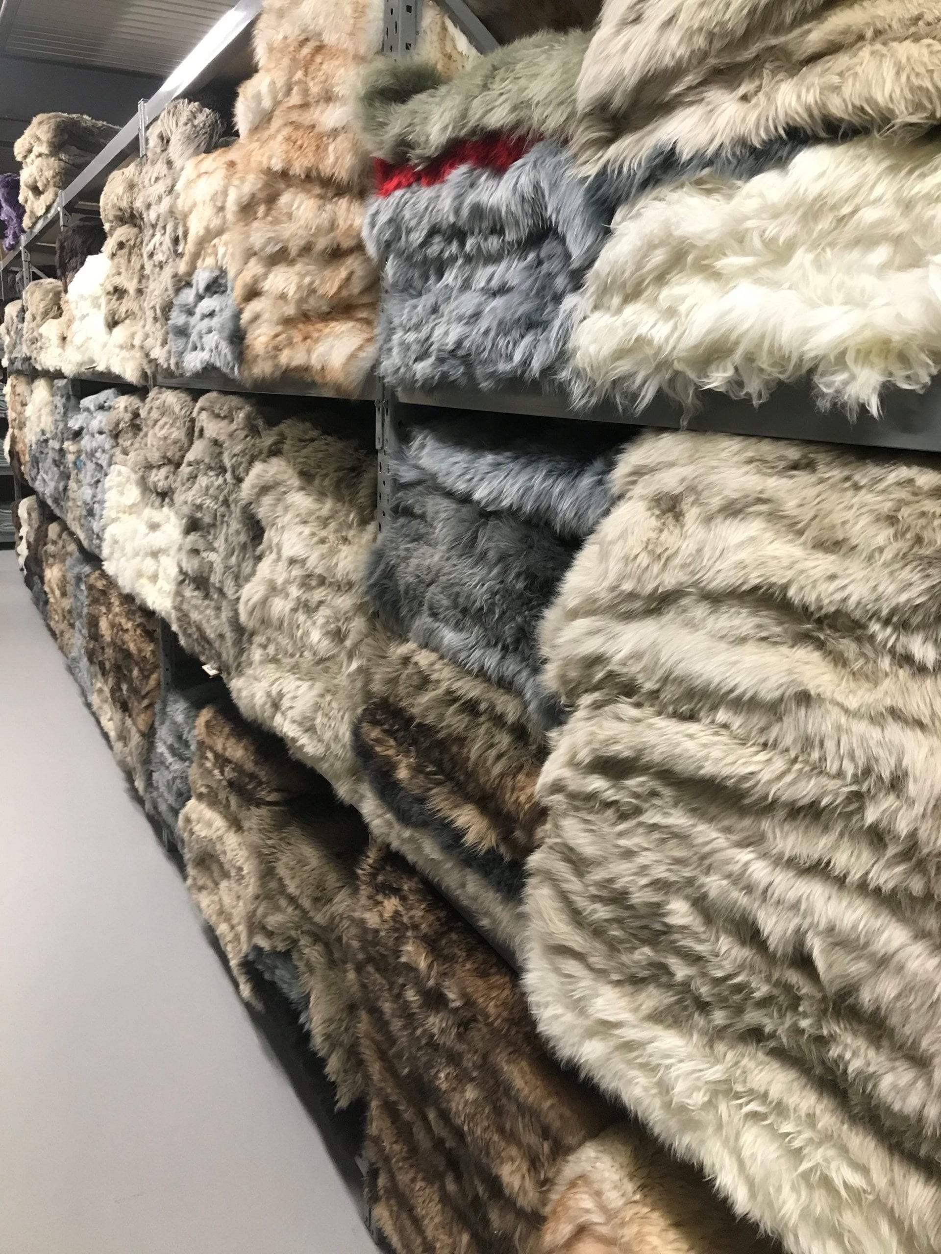 Wholesale Cowhide & Sheepskins Rugs | Trusted Wholesaler | Hanlin Ltd